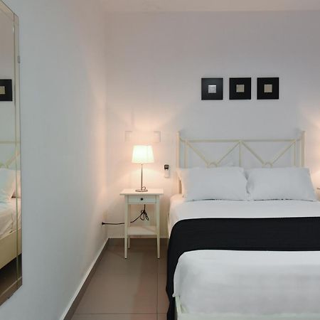 Ph 19 Guesthouse Hotel In Gazcue Santo Domingo Cameră foto