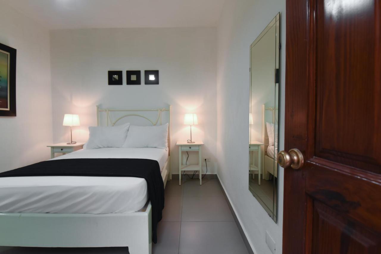 Ph 19 Guesthouse Hotel In Gazcue Santo Domingo Cameră foto
